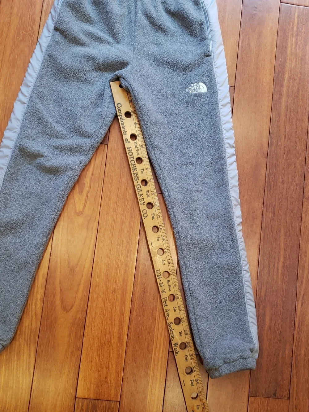 North Face Boy's Medium Fleece Pants. Gray